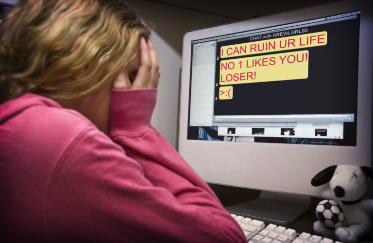 How to Deal with Cyberbullying Effectively and Permanently