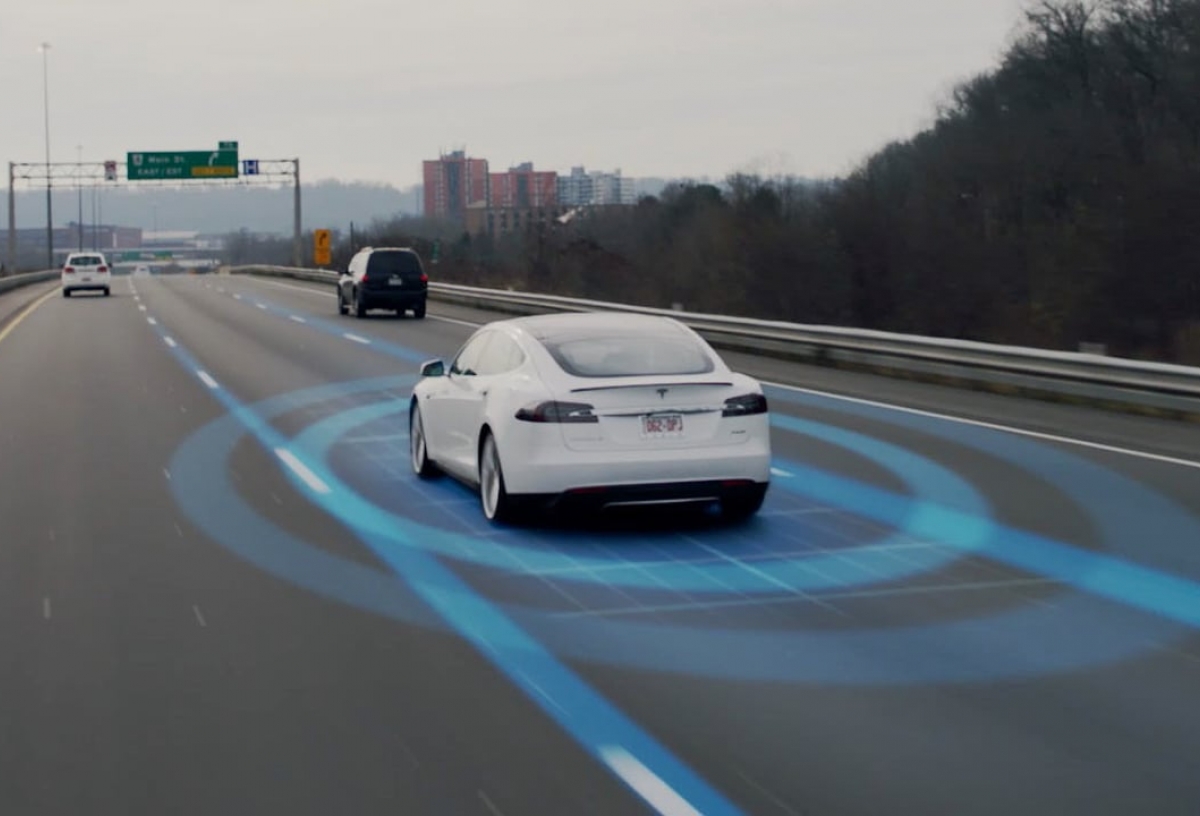 Tesla Autopilot 8.1 rolling out to next generation Tesla EVs