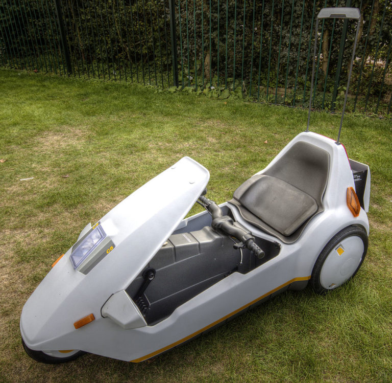 Sir Clive Sinclair’s C5 Electric Vehicle (e-Bike) Back in a New Enclosed Avatar