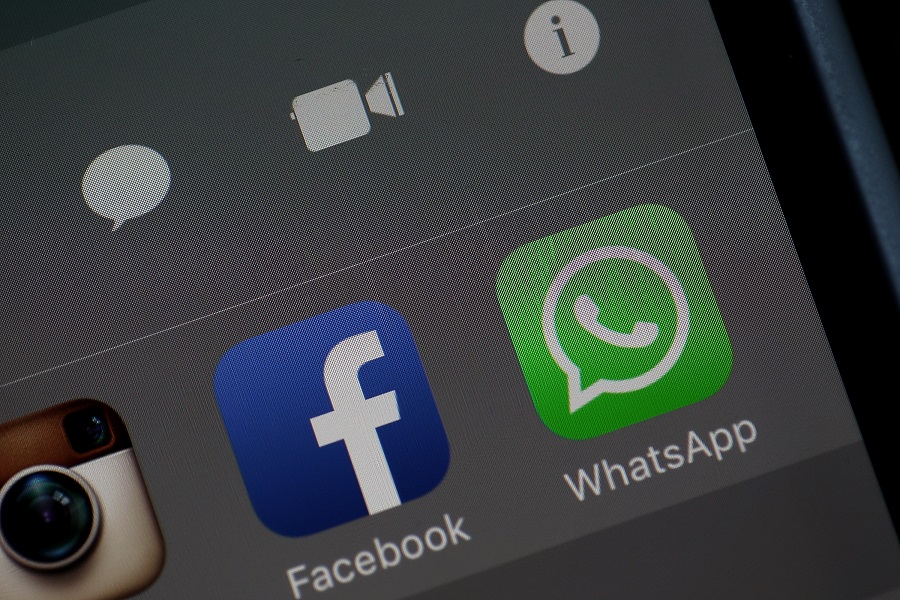 WhatsApp Status feature mirrors Snapchat content sharing