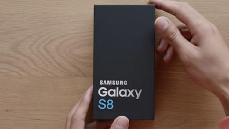 The Real Samsung Galaxy S8 in Action, Leaked in an 8-second Video on YouTube