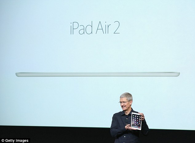 Tim Cook with iPad Air 2