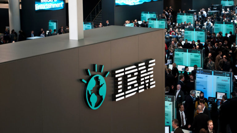 Warren Buffett Throws a Curve Ball at IBM’s Efforts to Rebuild Itself into a Growth Company