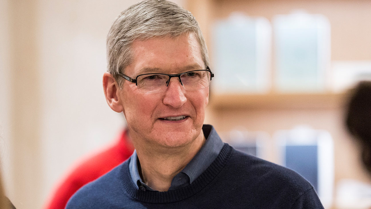 Tim Cook wants to double Apple's services segment revenues by the end of 2020