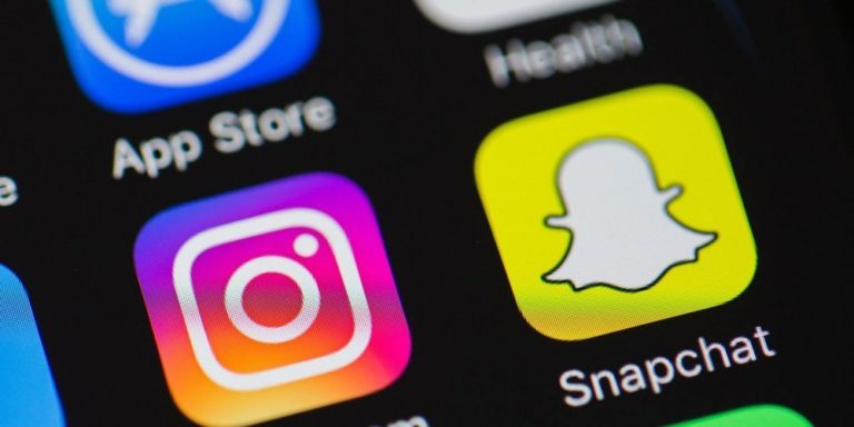 Instagram vs Snapchat: Social Media Rivalry Finally Comes to a Head