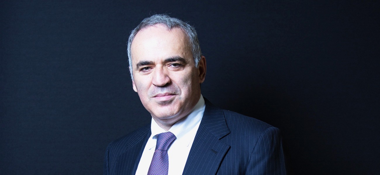 Gary Kasparov warns of fake news tactics used by Putin