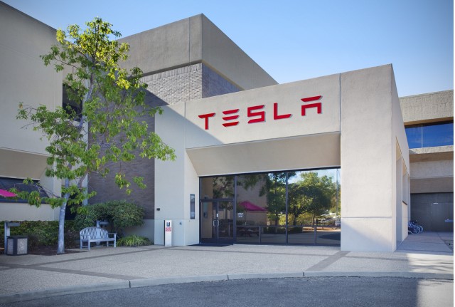 Tesla Comms VP Leaving after 2 Years, Sr. Director of Global Comms to Take Reins in September