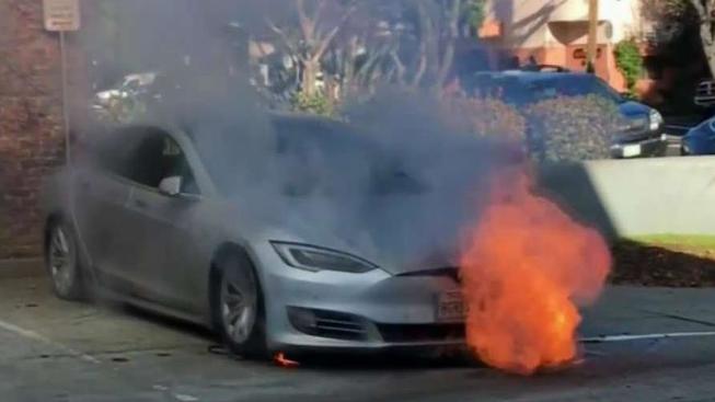 Tesla Model S in Los Gatos Caught Fire 3 Times, Tesla Investigates