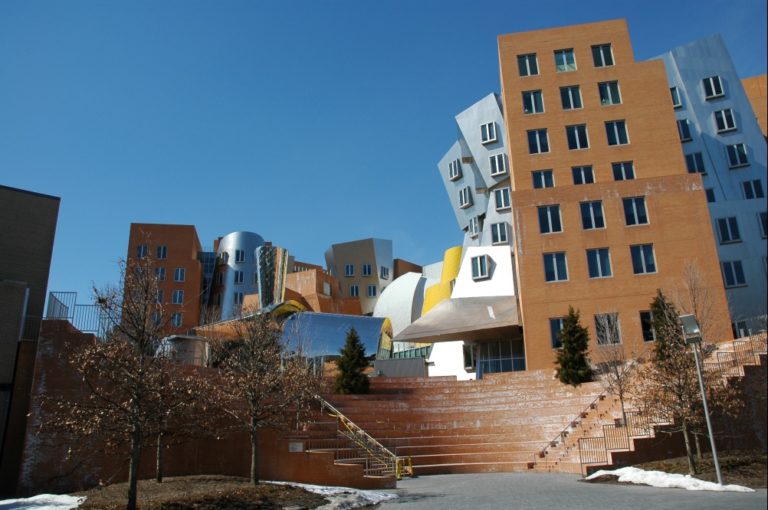 Top AI Schools in the United States: Massachusetts Institute of Technology (MIT), Cambridge, MA
