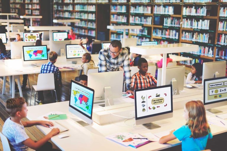 Information Technology in the Classroom | Benefits, and Drawbacks